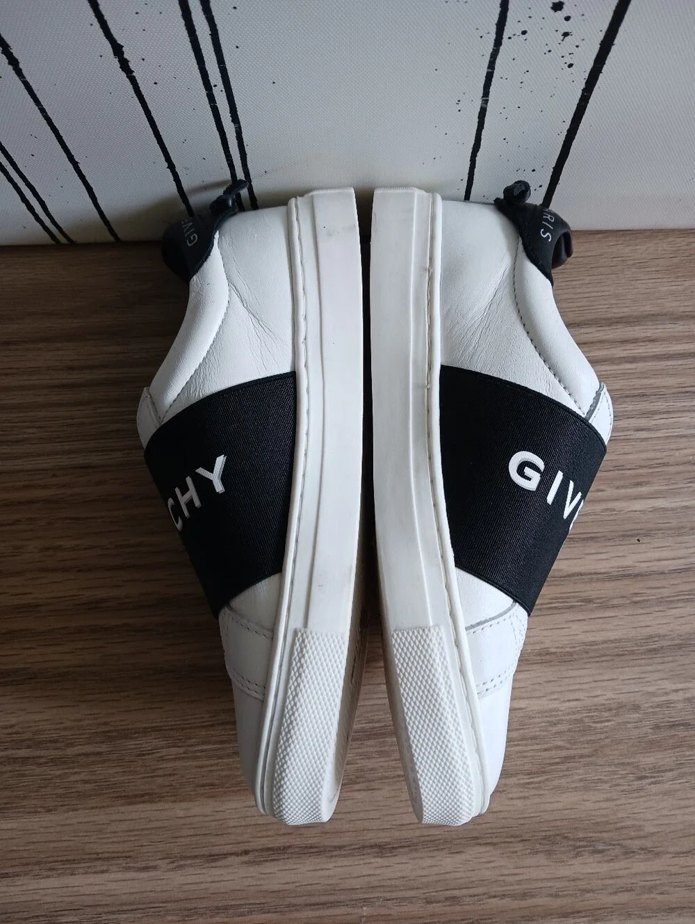Givenchy Paris Urban Street Knot White/ Black Sneakers Size 31